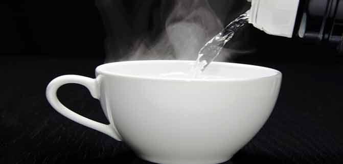 خواص_مهم_خوردن_آب_داغ