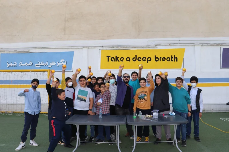 دبیرستان پسرانه دوره اول غیردولتی نگرش