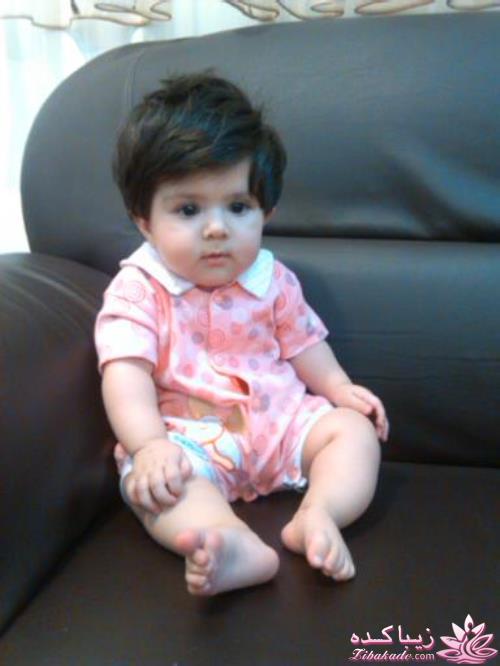 عکس خودت وخودمو و خودش و دخترشو دخترمو کسی که دوسش داره رو  بذاره ه ه 