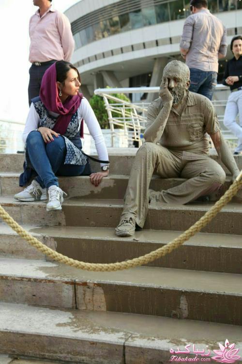 مجسمه ای در برج میلاد 