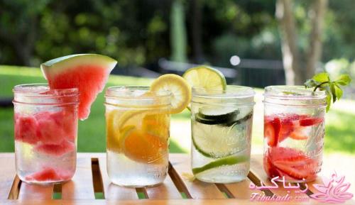 طرز تهیه مزه دار کردن آب با استفاده از میوه ها