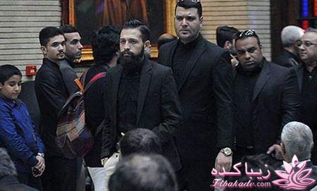 محسن افشانی به همراه بادیگارد