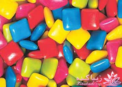 آیا جویدن آدامس ضرر دارد یانه؟