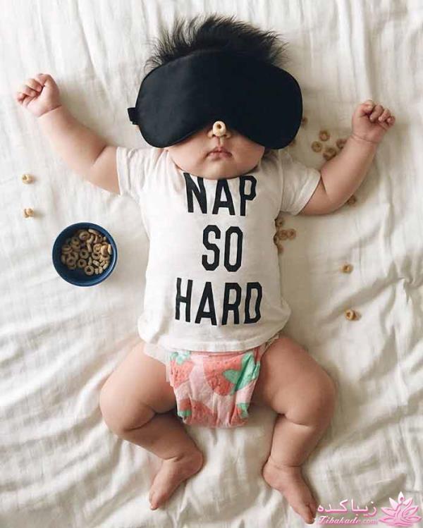 خلاقیت مادری در هنگام عکاسی از فرزندش 