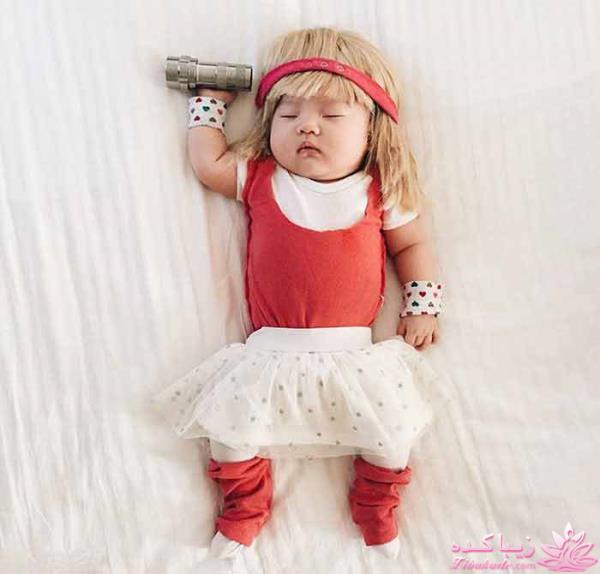 خلاقیت مادری در هنگام عکاسی از فرزندش 