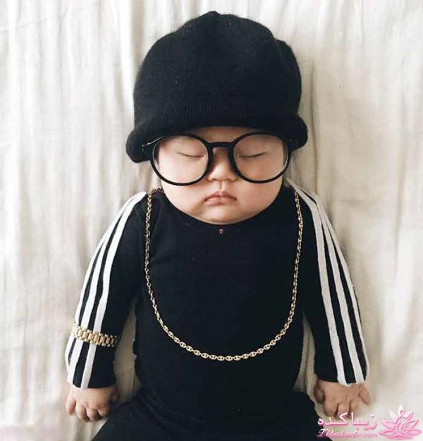 خلاقیت مادری در هنگام عکاسی از فرزندش 