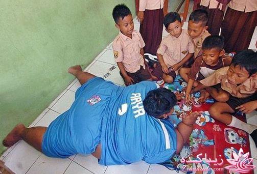 به مدرسه رفتن چاقترین پسر دنیا 