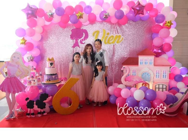 تم تولد باربی - Barbie