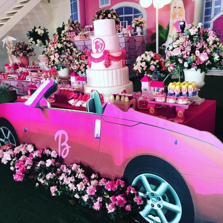 تم تولد باربی - Barbie