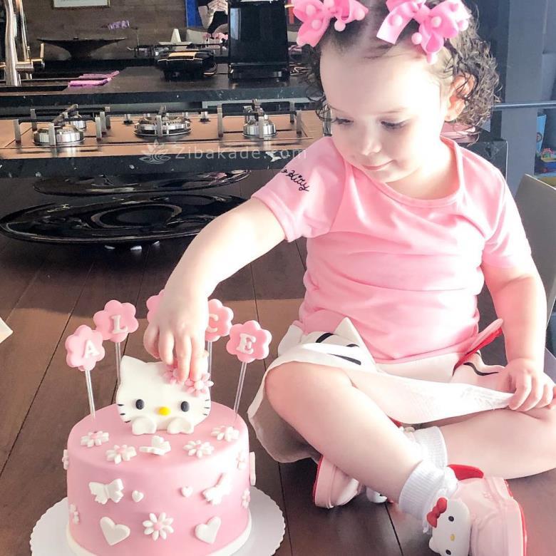 تم تولد کیتی - Hello Kitty