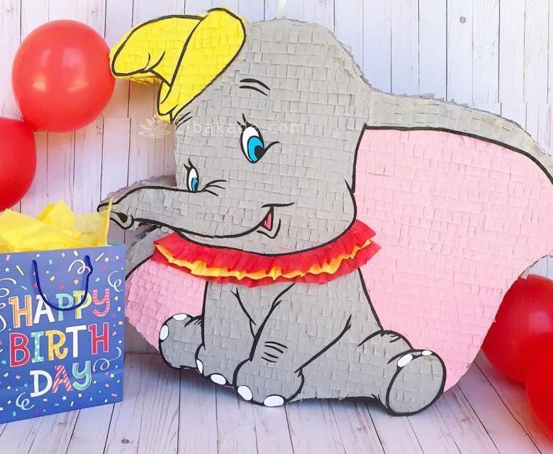 تم تولد دامبو - Dumbo