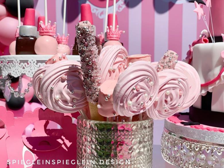 تم تولد باربی - Barbie