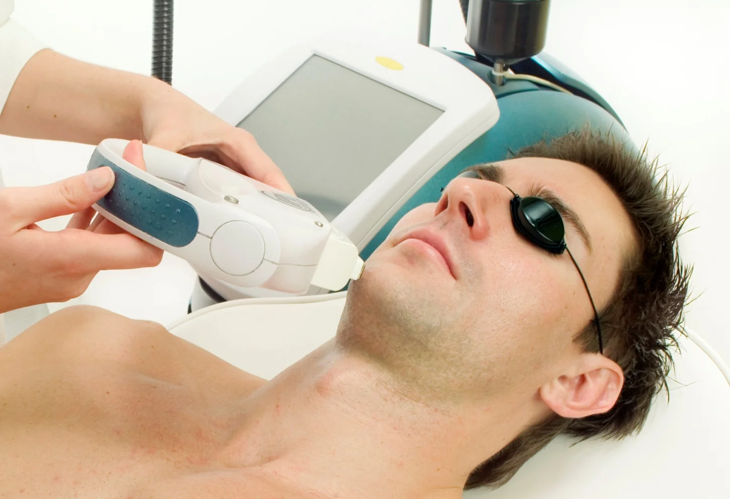 چرا لیزر مردان در سال‌های اخیر انقدر محبوب شده است؟