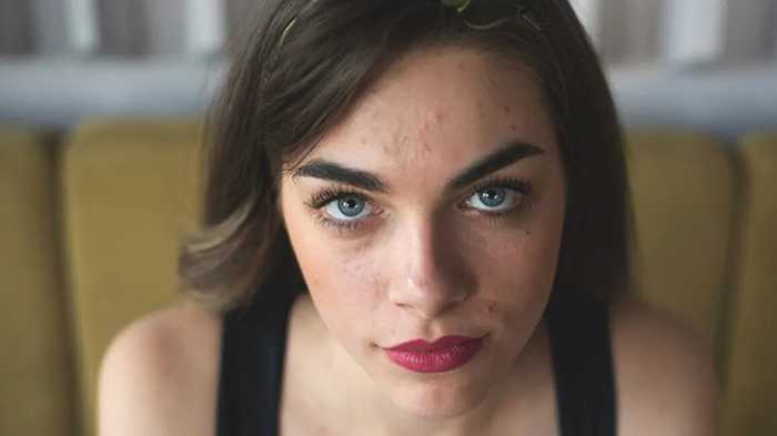 نحوه آرایش پوست چرب و جوش دار