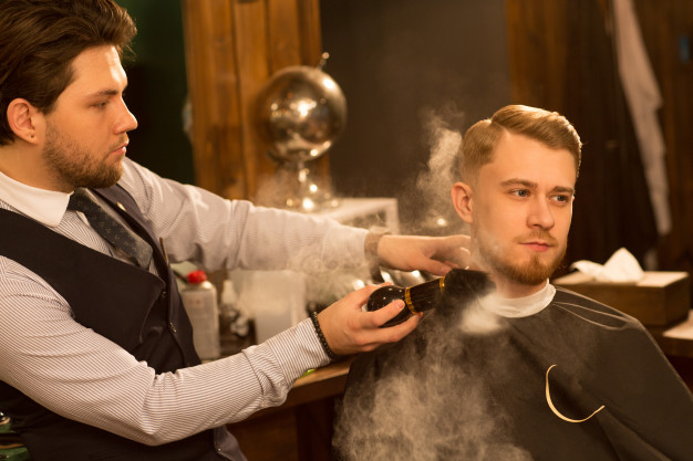 مهمترین ویژگی های آموزشگاه آرایشگری خوب
